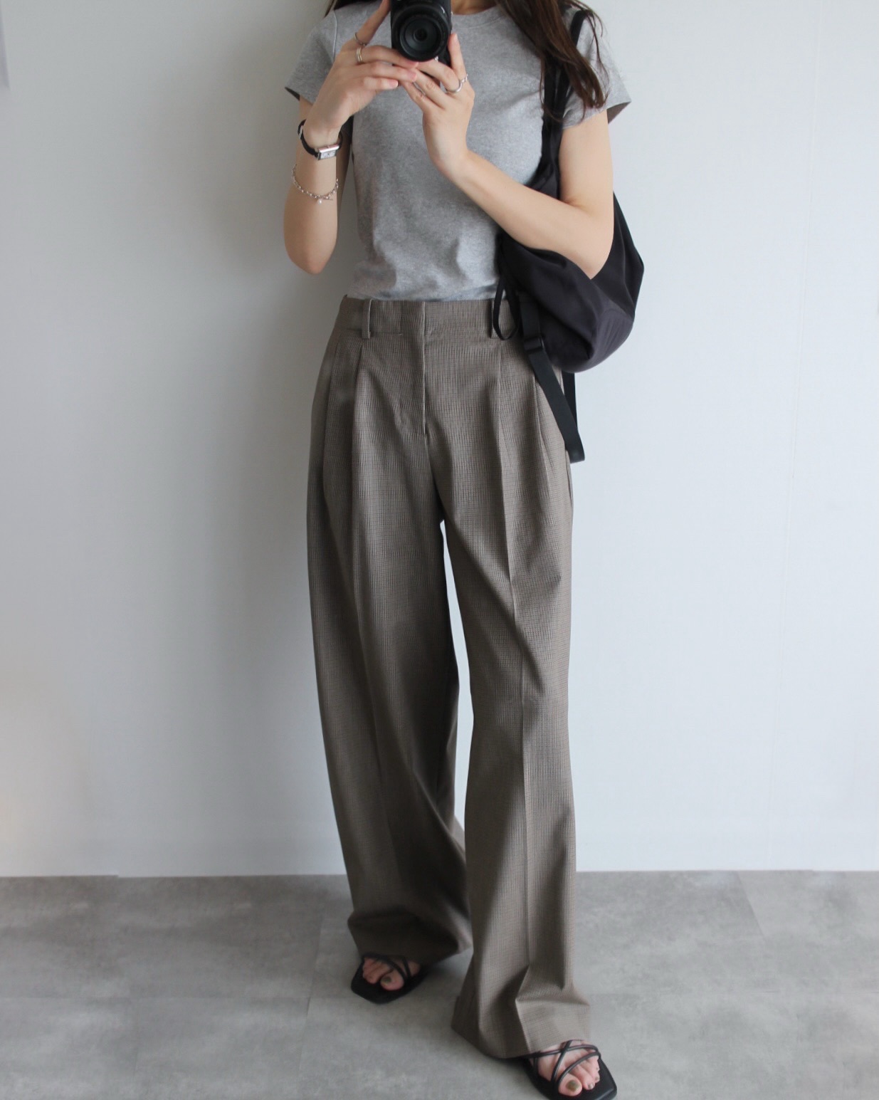 スマートワイドストレートパンツ