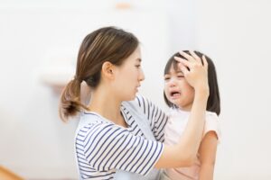 子どもの急な発熱やケガにも慌てない！看護師ママが実際に常備する救急セットと備蓄のコツ