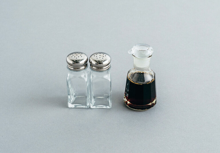 テーブルのちょい置きを予防！ダイニングが片づくプロの収納術