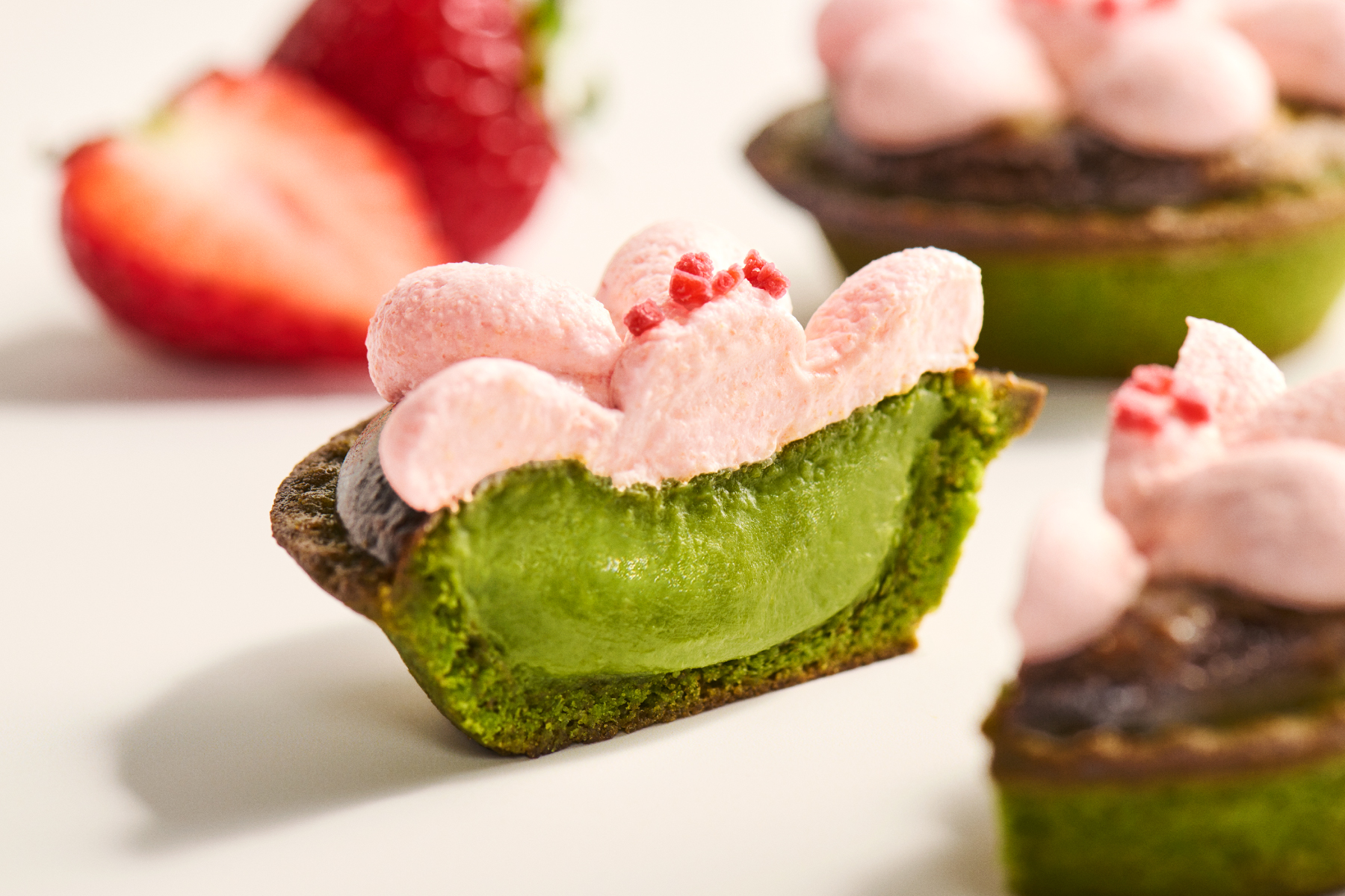 BAKE CHEESE TART「焼きたて和チーズタルト 抹茶いちご」