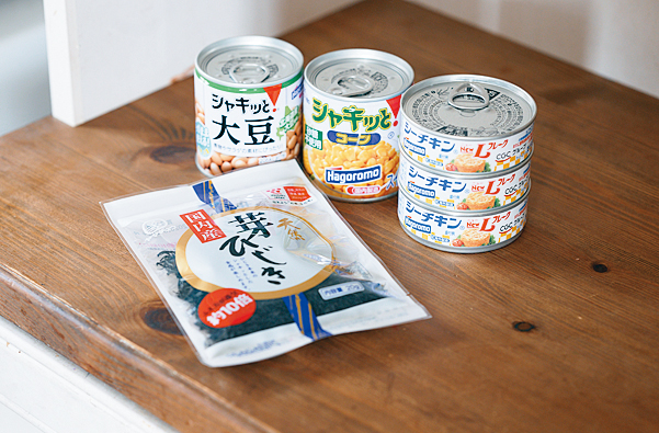 目ひじきの乾物、大豆、コーン、シーチキンの缶詰