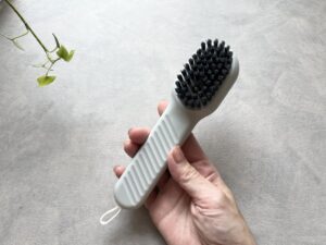 【3COINS】手が荒れにくく時短に！面倒な部分洗いが手軽になる優秀洗濯グッズ