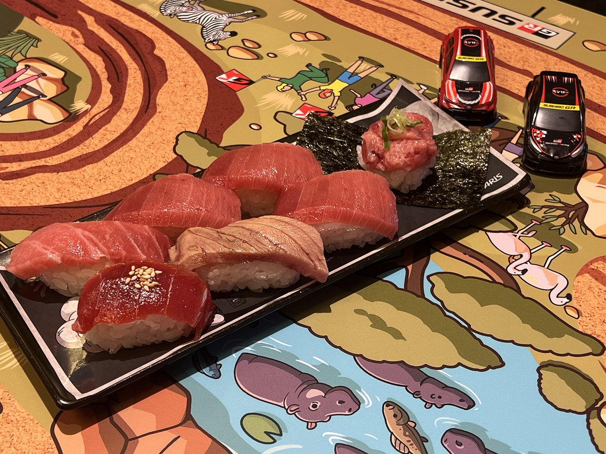 「GAZOO Racingコラボ限定ミニカー付き 天然本鮪7貫盛り」