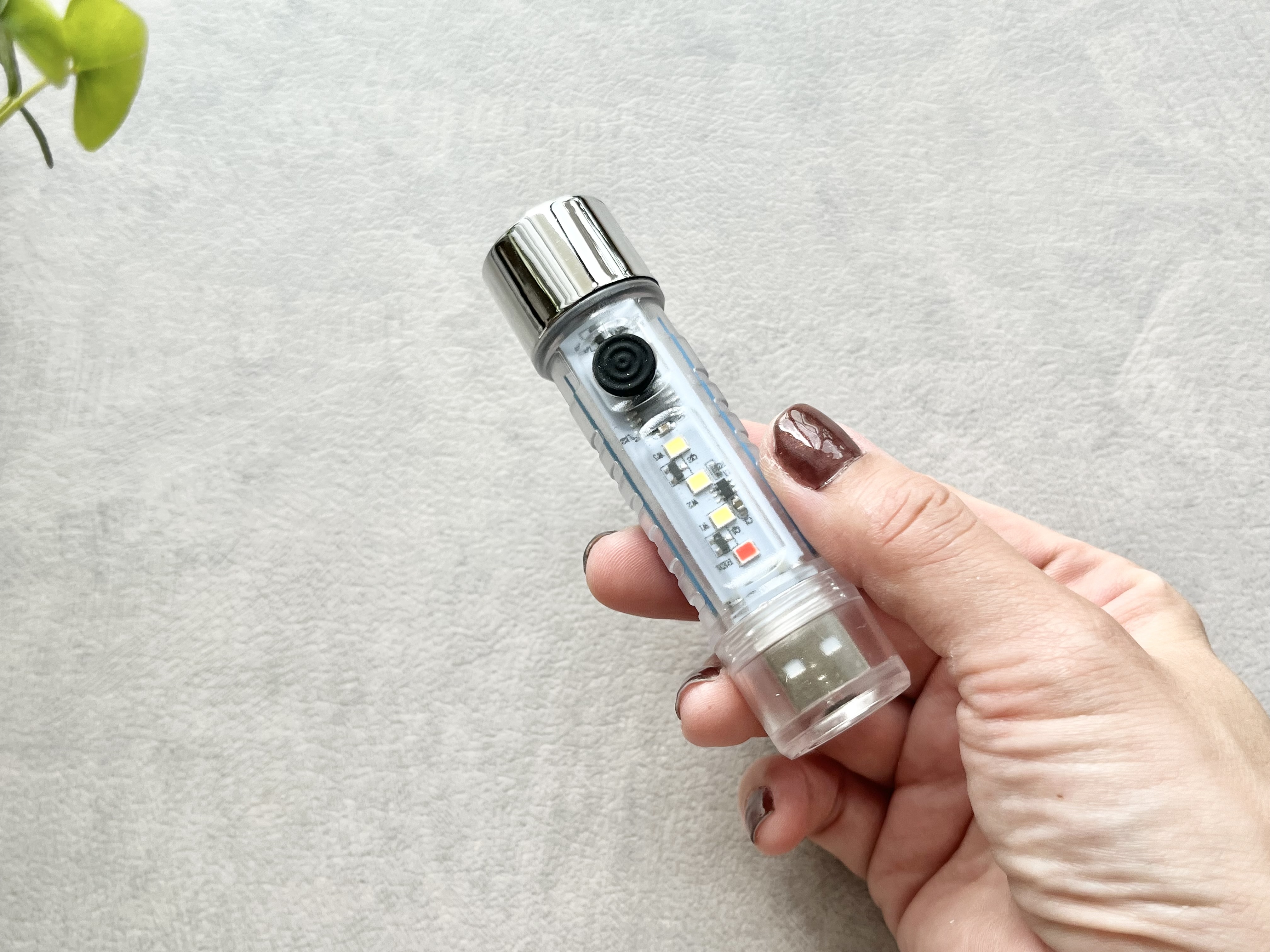 ダイソーの「充電式スケルトンライト」の商品画像
