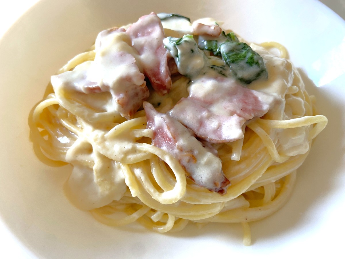 パスタにトッピング