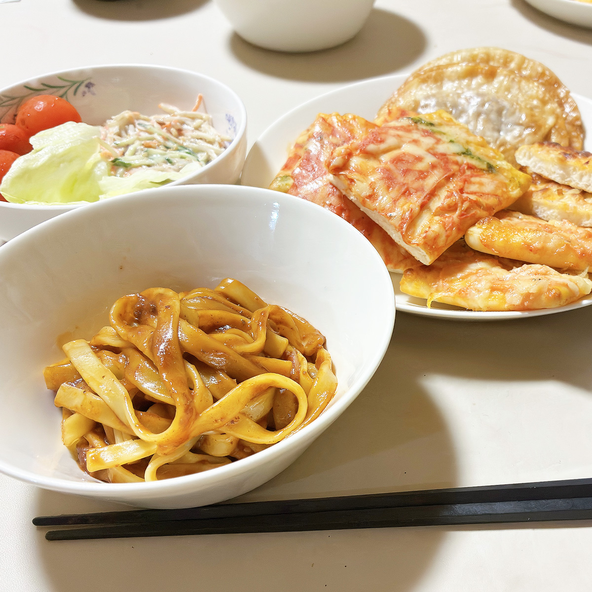 冷凍食品とお惣菜で夕食