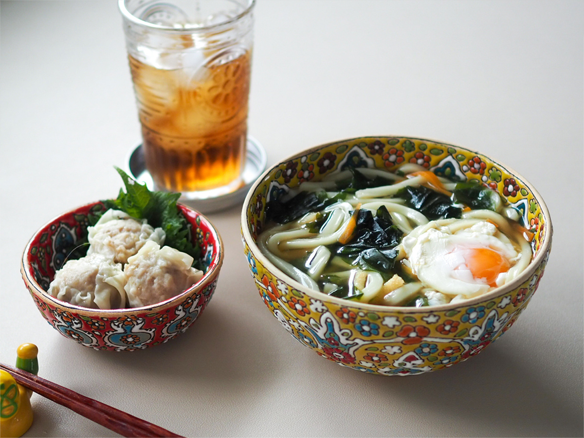 遅く帰ってきたお父さんもうれしい鍋ひとつで作れるわかめどっさりうどん