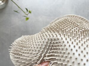 「見つけたらすぐ買って！」屈む姿勢がツラい人必見！セリアの足裏ブラシマットでバスタイムが劇的快適に