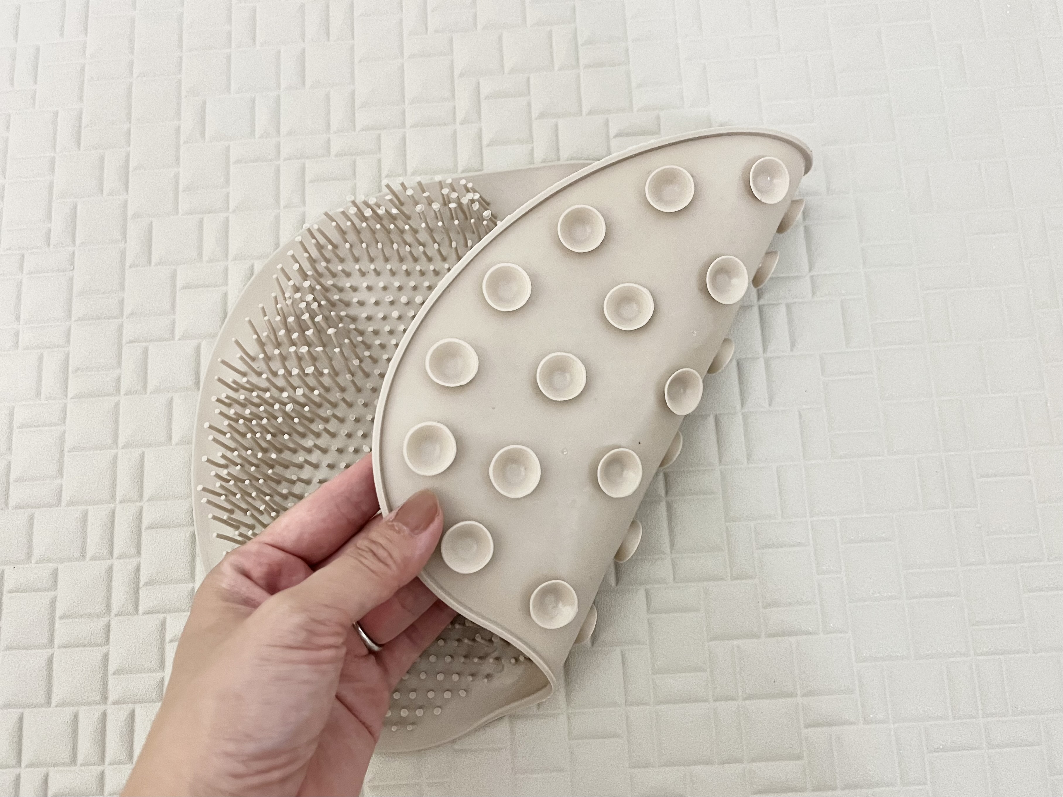 セリアの「足裏ブラシマット」の使用画像