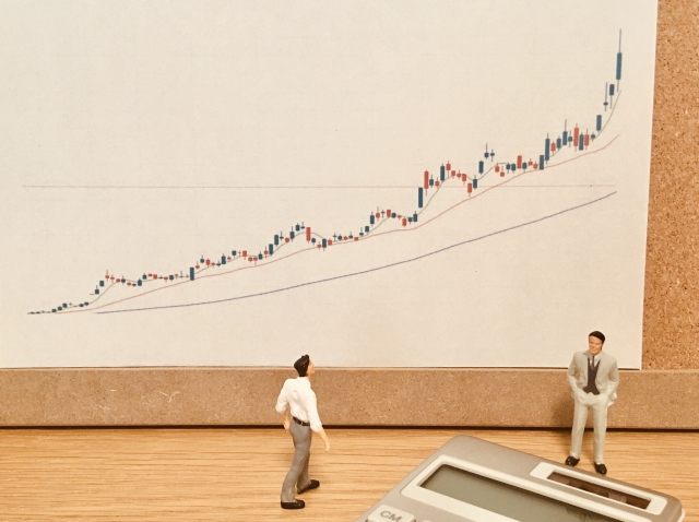 上昇する株価チャート