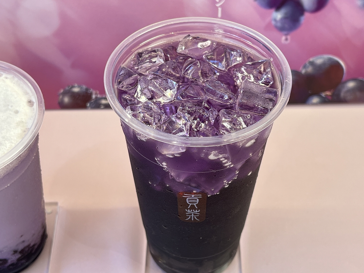 ゴンチャの「JUICY 巨峰 スパークリングティー」
