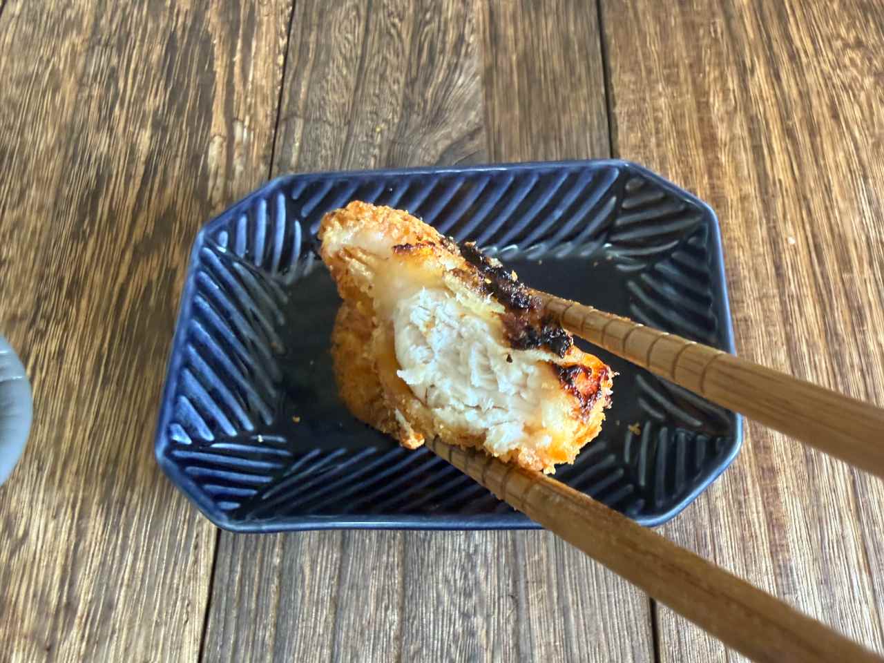 鶏屋さんのタルタルチキンカツ 断面図