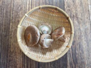 捨てるのはもったいない！？野菜のプロが教える「椎茸の軸が激ウマになるマル秘テク」