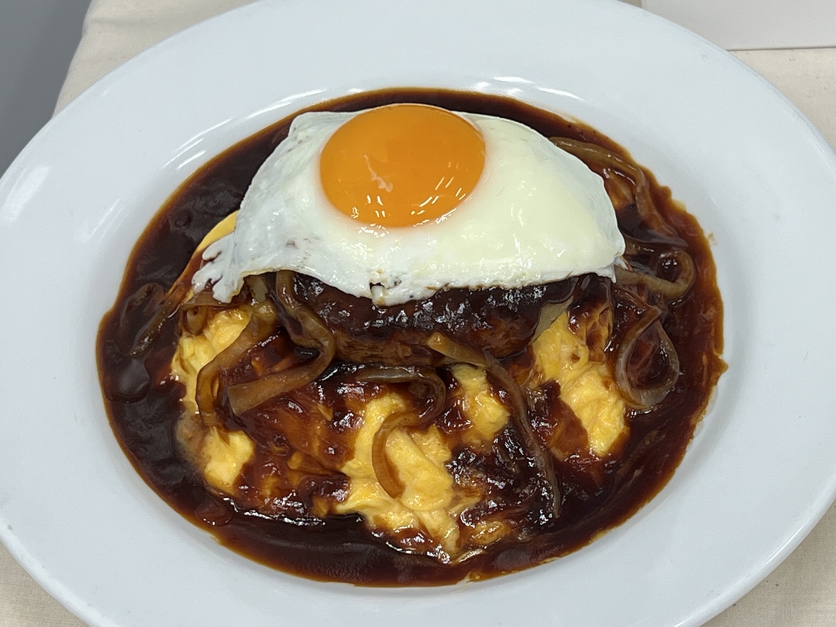 デニーズの「月見バーグ＆オムライス」