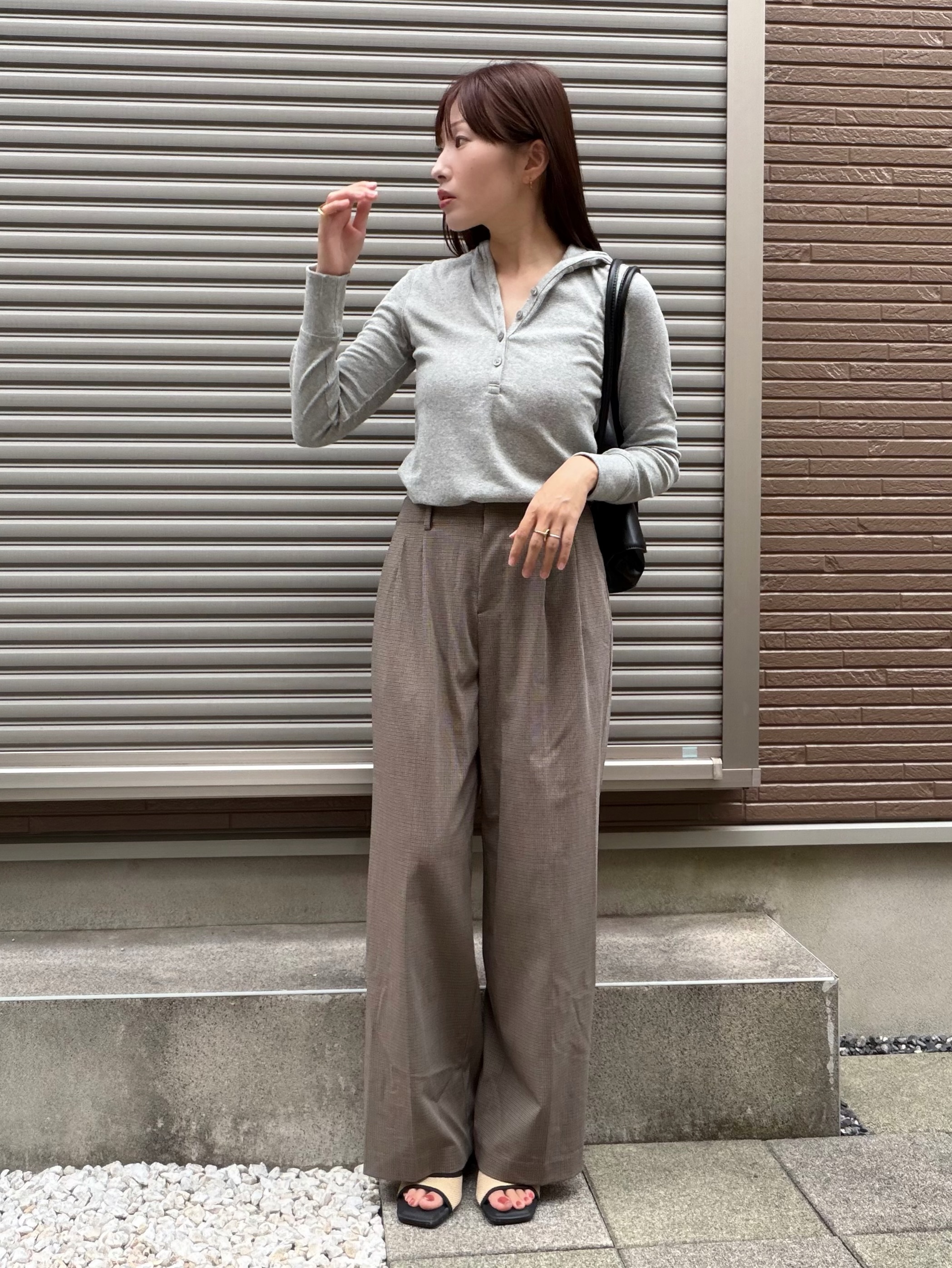 ユニクロの フーデッドリブT着こなし
