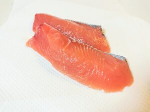 スーパーの切り身で失敗しない！旬の「秋鮭」当たりの選び方＆臭みが出ない絶品レシピ