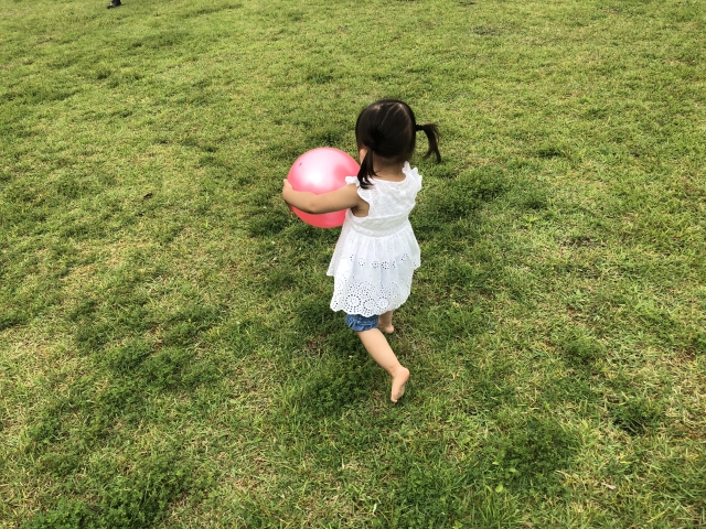 ボール遊び