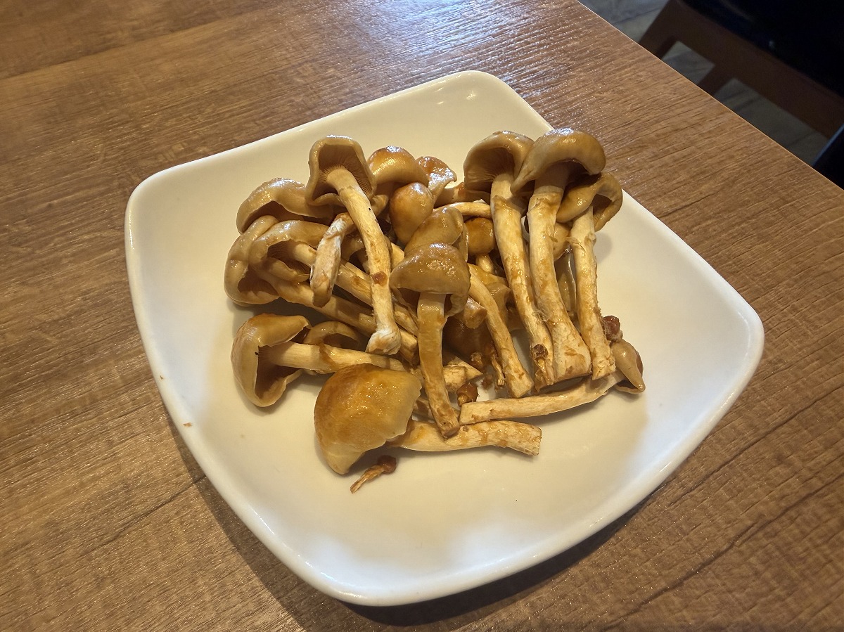 「かぶとりなめこ」