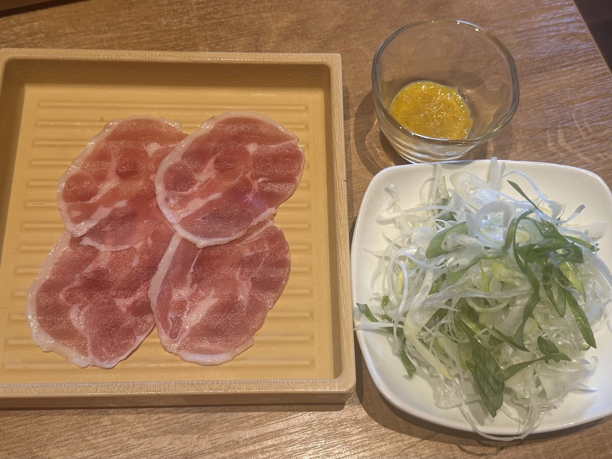 「鴨しゃぶ」の鴨肉、「旬の葱盛り」、「みかん柚子胡椒」