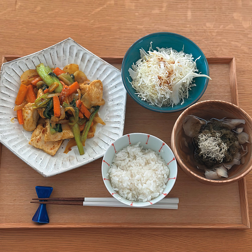 主食、主菜・副菜・汁ものが揃った定食