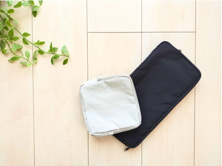 こんなの欲しかった！スリコで品薄必至の「荷物が激変する圧縮便利ポーチ」