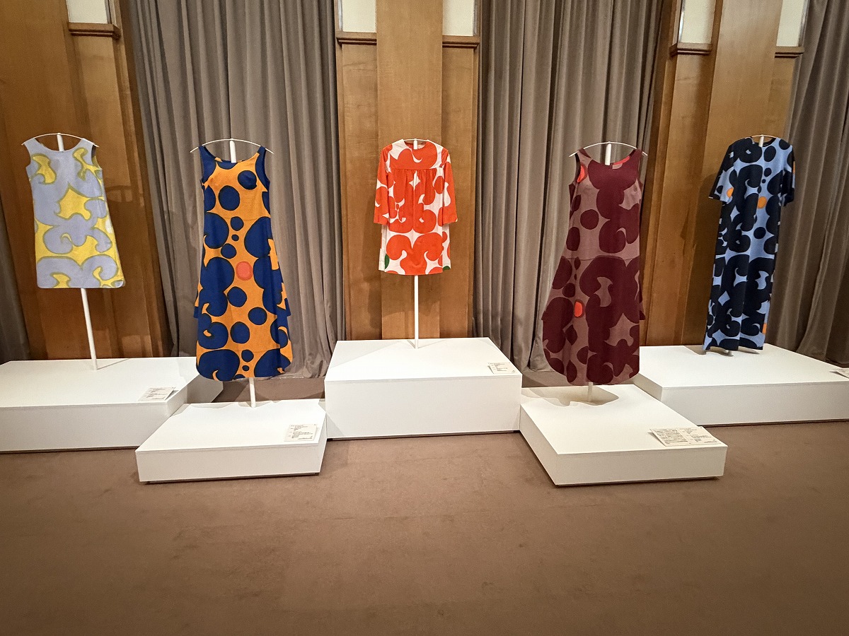 歴代のドレスを展示